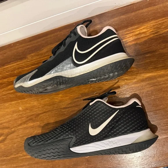 Nike Women’s Court Air Zoom Vapor Care 4 Lace Up Tennis Shoes Size 9.5 - Picture 3 of 8